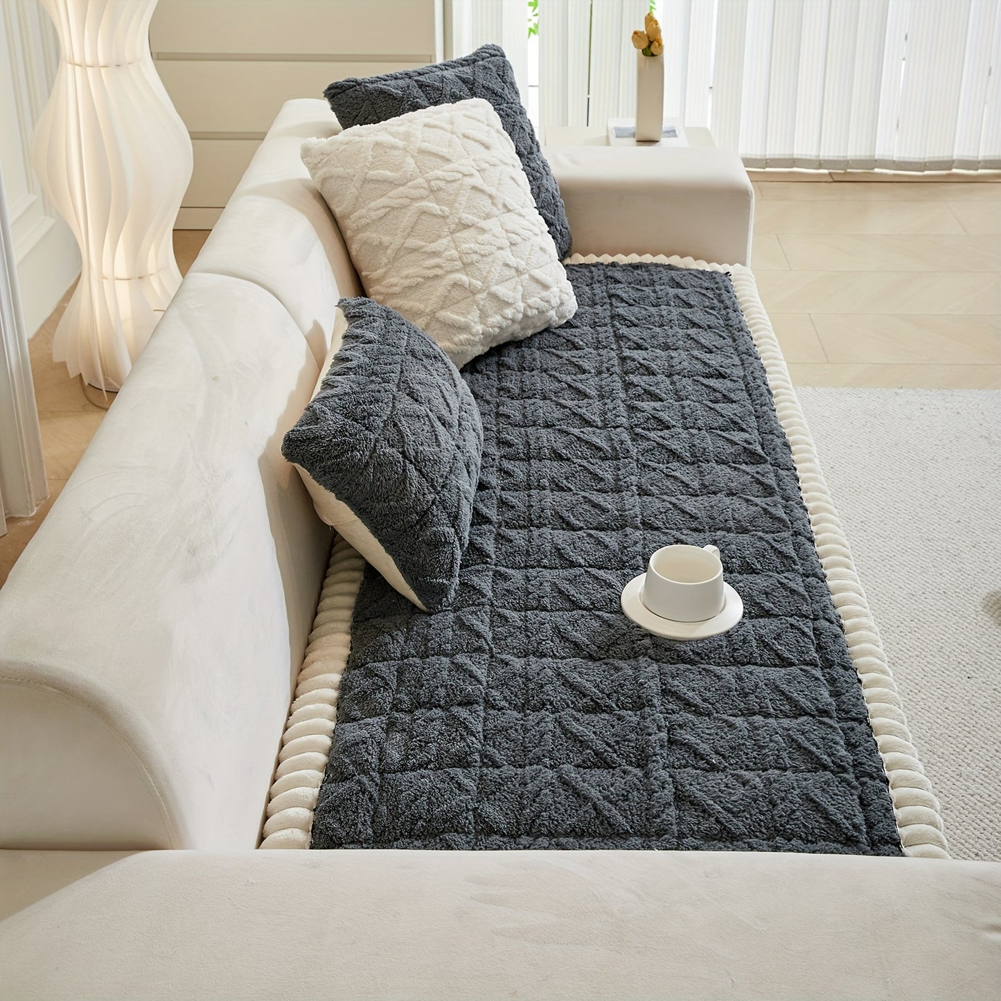 AICHO HOUSE Autumn Winter Quilted Sofa Cover With Pleats